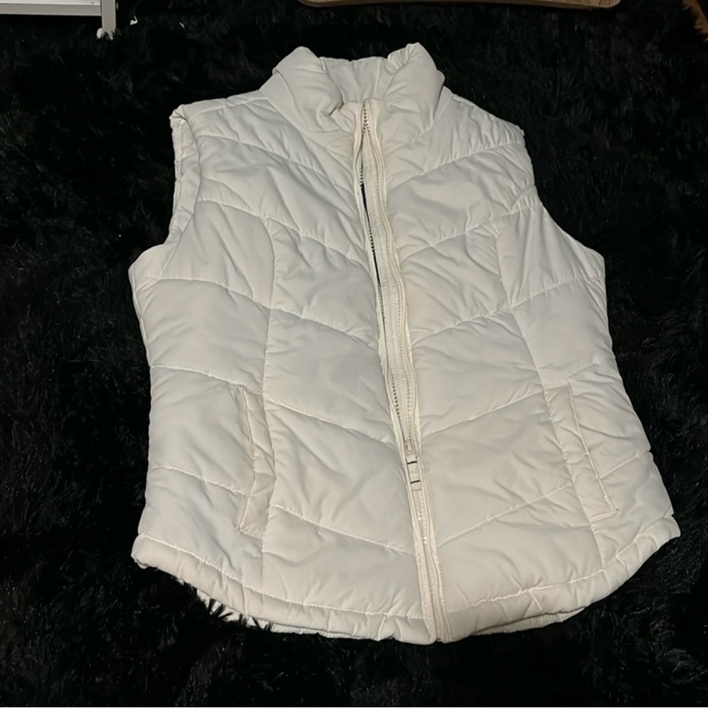 White Aeropostale Puffer Vest